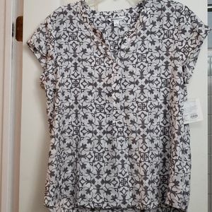 Croft and Barrow women's short sleeve shirt